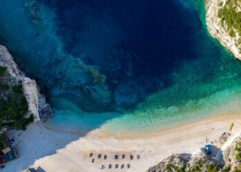 Bumi turistik në Shqipëri: Çfarë thonë statistikat?