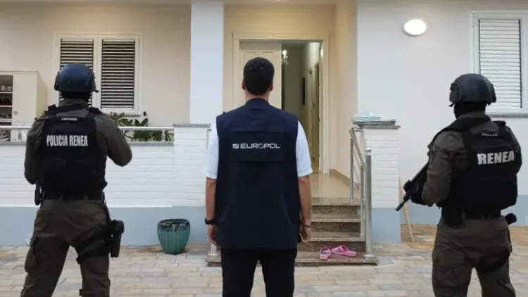 Drogë nga…/ Europol godet rrjetin shqiptar të trafikut të kokainës, 10 të arrestuar