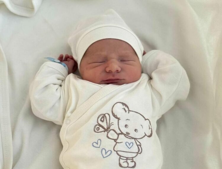 Dy foshnje vijnë në jetë përmes fertilizimit “in vitro” te “Koço Gliozheni”