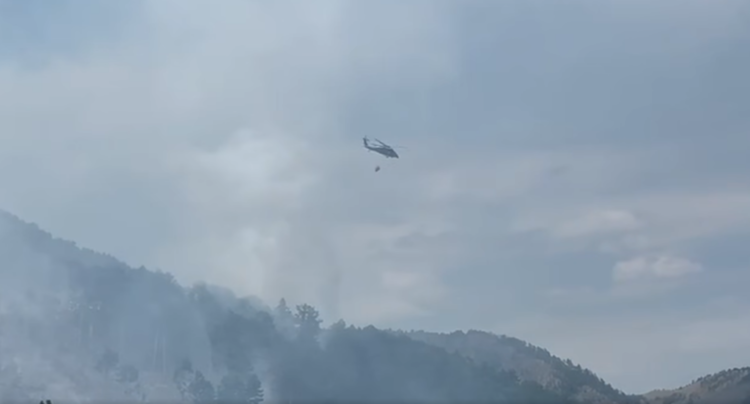 Dërgohen gjashtë helikopterë në tri vatrat aktive: Fushë Arrëz, Mirditë dhe Bulqizë