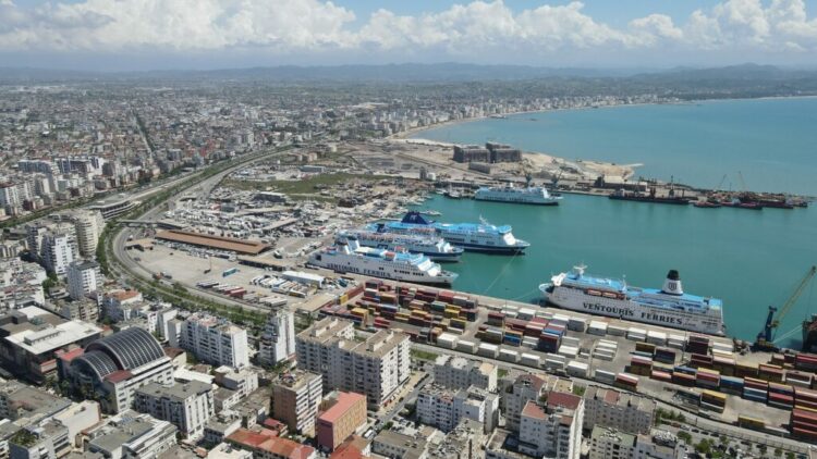 Fluks në Portin e Durrësit, mbi 33 mijë udhëtarë kanë hyrë dhe dalë në vetëm 4 ditë