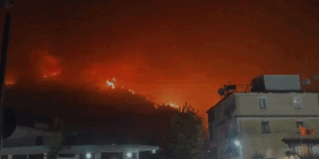 Zjarri në malin e Delvinës i afrohet puseve të gazit