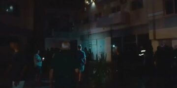 Zjarr në një pallat në Lushnje, evakuohen banorët