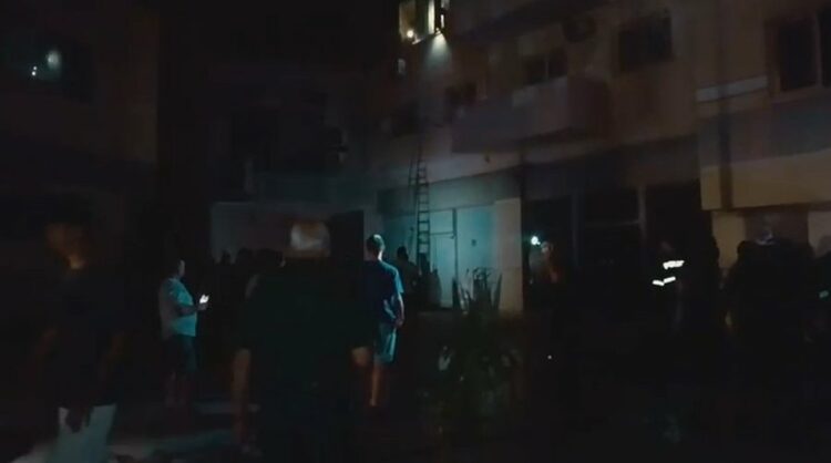 Zjarr në një pallat në Lushnje, evakuohen banorët