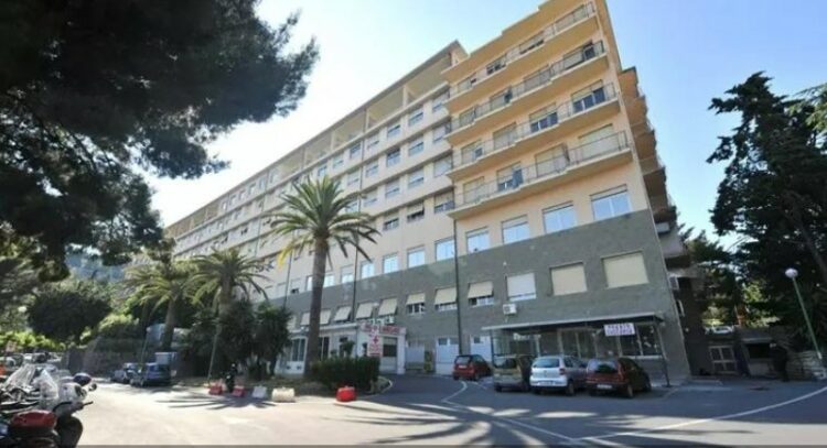 Itali/ Shqiptari i dehur sulmon dy infermiere në spital