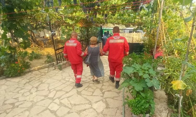 Zjarr në Finiq, evakuohen banorët në zonat e Çerkovicës dhe Dhivrit