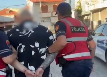 Tentoi të korruptonte punonjësin e Policisë Rrugore,arrestohet 35-vjeçari në Elbasan