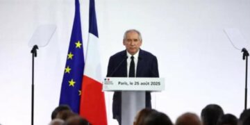 Ulja e shpenzimeve të buxhetit, Kryeministri francez kërkon mocion besimi