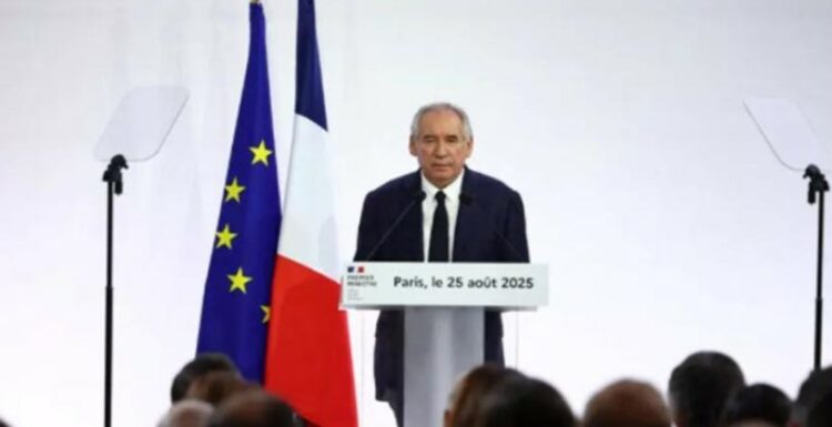 Ulja e shpenzimeve të buxhetit, Kryeministri francez kërkon mocion besimi