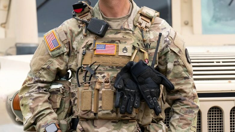Njësitë e Gardës Kombëtare fillojnë të mbajnë armë në Washington