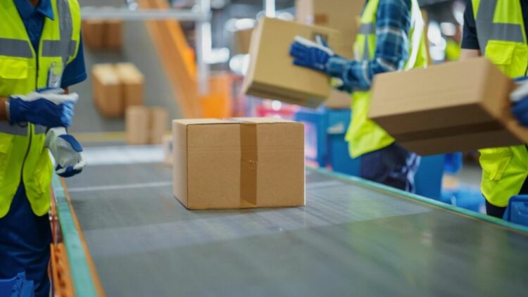 25 shtete i përgjigjen tarifave të Trump, pezullojnë dërgesat postare drejt SHBA