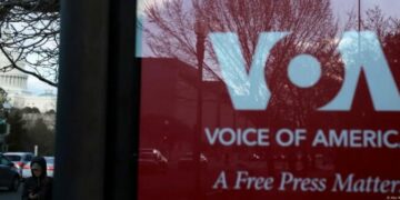 DW: Më shumë se 500 punonjës të Zërit të Amerikës do humbasin vendin e punës