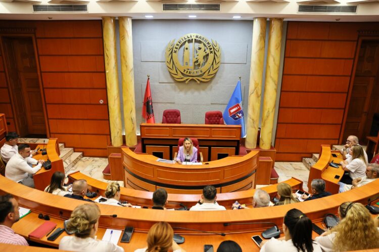 Viti i ri shkollor,Ristani:Hapim 5 shkolla të reja,kompensim financiar për fëmijët..