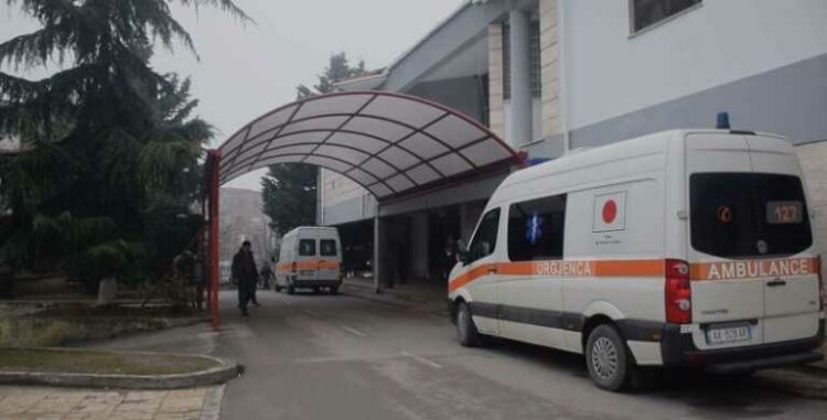 Devoll/ Humbi jetën sapo doli nga klinika dentare, policia shoqëron dentistin