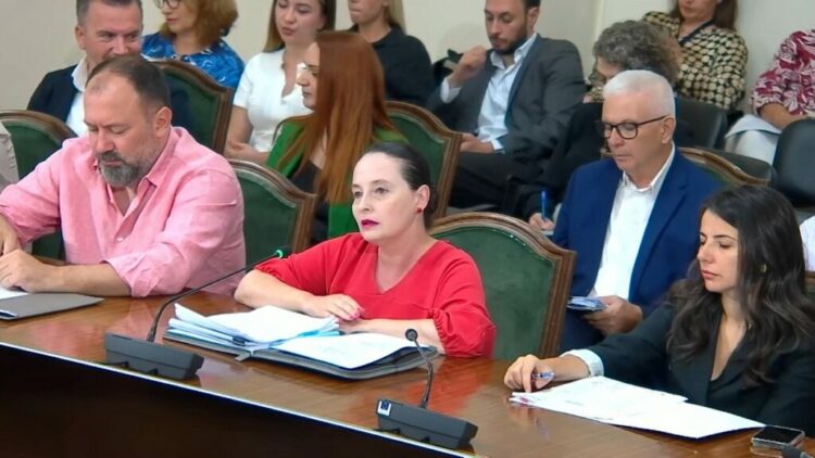 Mblidhet Komisioni për Çështjet Europiane, Dhuka: Hapa të sigurt në negociatat me BE