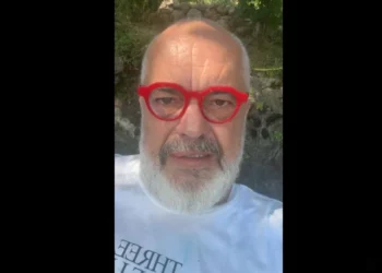 Çmimet e larta, Rama paralajmëron industrinë e turizmit