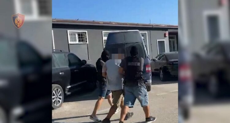 Pjesë e një organizate kriminale për trafik droge, policia arreston dy vëllezërit