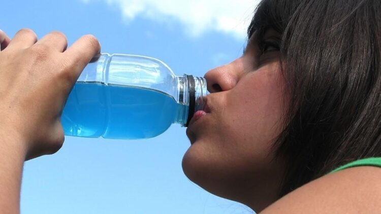 Norvegjia do të ndalojë shitjen e pijeve energjike për fëmijët nën 16-vjeç