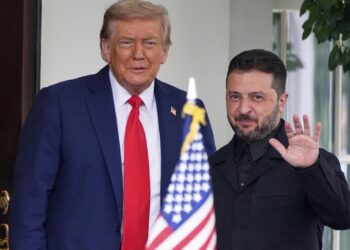 Trump kritikon Zelenskyn: Merr miliona dollarë sa herë largohet nga Shtëpia e Bardhë