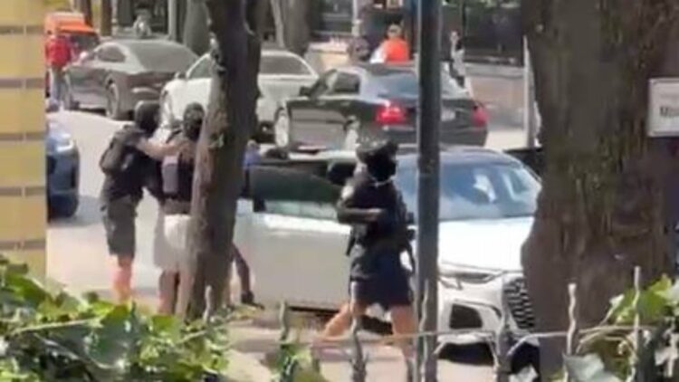 Plagosja në Sarandë dhe arsenal armësh, arrestohen dy persona në Korçë