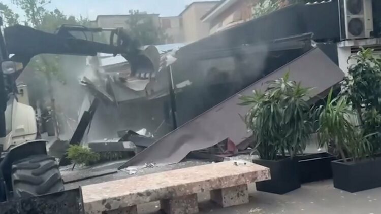 Rama publikon një tjetër video nga lirimi i hapësirave publike: Ecim pa ndalim