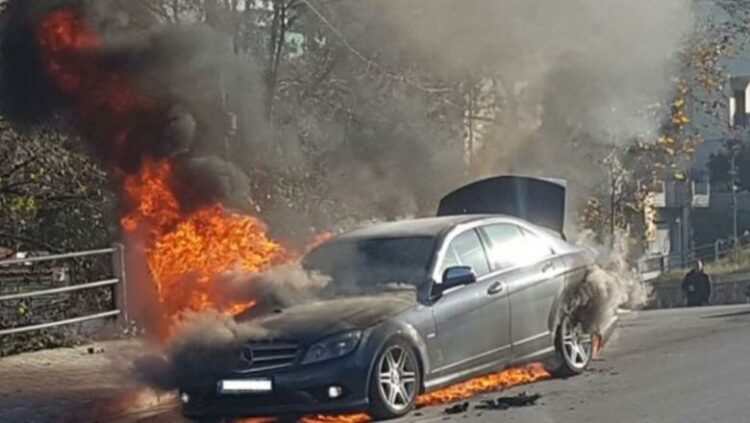 Shkodër/ 35-vjeçarit i digjen dy makina luksoze në oborrin e shtëpisë
