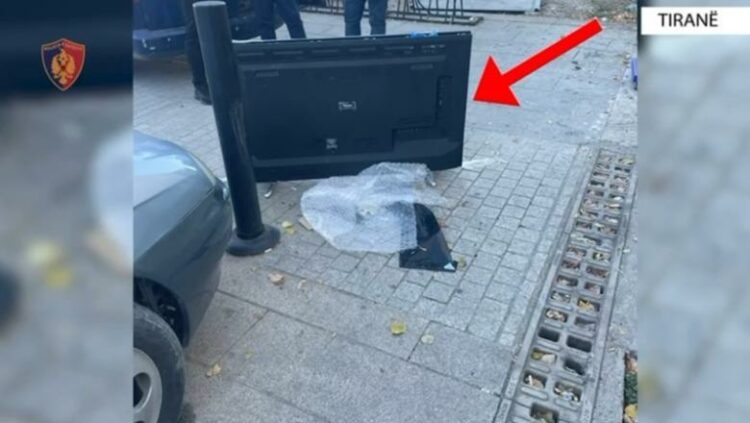 Trafiku i armëve nga Shqipëria në Angli, arrestohet 20-vjeçari