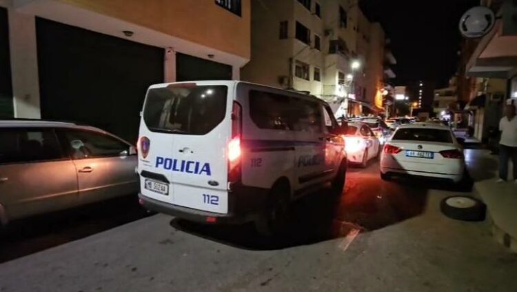 Durrës/ Gjendet i pajetë një person, dyshohet se është vrarë me thikë