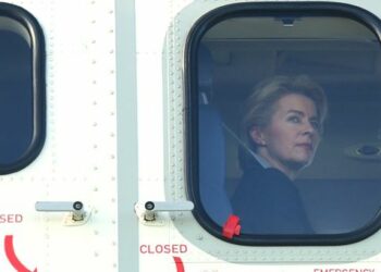Hakerat rusë “sulmojnë” avionin e Von der Leyen,avioni u detyrua të ulet në Bullgari