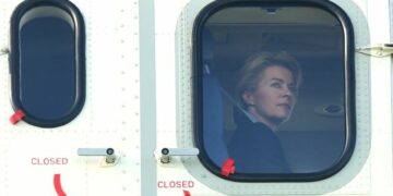 Hakerat rusë “sulmojnë” avionin e Von der Leyen,avioni u detyrua të ulet në Bullgari