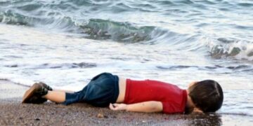 Dhjetë vjet nga vdekja e vogëlushit sirian, imazhi që tronditi botën