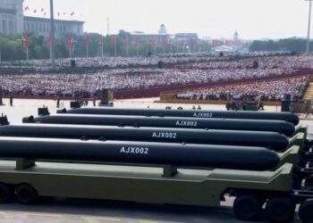 Kina zbulon armë të reja në paradën ushtarake, Trump: Përshëndetjet e mia për…