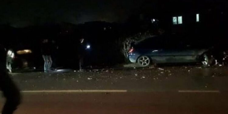 Aksident në Krumë, një i vdekur dhe dy të plagosur