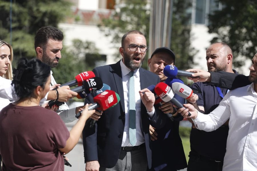 PD kërkon shkarkim të Peleshit dhe përsëritje të seancës