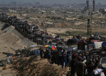 Gaza/ Mijëra palestinezë kërkojnë arratisjen, tanqet izraelite mbushin rrugët