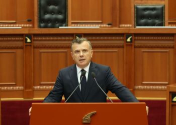 Balla ironi me opozitën: Dhunuat seancën e kaluar, pas një jave doni të jepni mendim