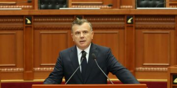 Balla ironi me opozitën: Dhunuat seancën e kaluar, pas një jave doni të jepni mendim