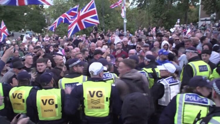 Jo më hotele për azilkërkuesit në Angli: Do të strehohen nëpër kazerma