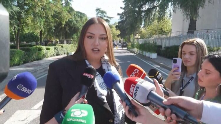 Akuzat e opozitës në shallin e Sara Miles: Shpresoj të më kërkojnë ndjesë