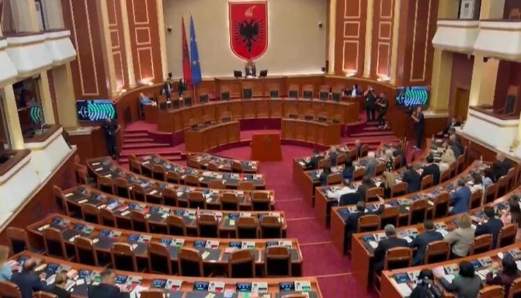 Parlamenti miraton Kryesitë dhe anëtarët socialistë të Komisioneve