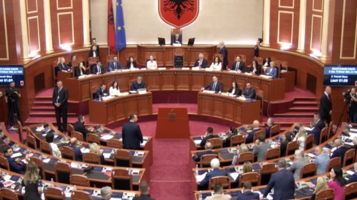 Votohet mes tensioneve programi i qeverisë  seanca zgjati 25 minuta