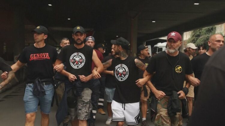 Protestë e dhunshme, 10 të arrestuar dhe 60 policë të lënduar në Milano