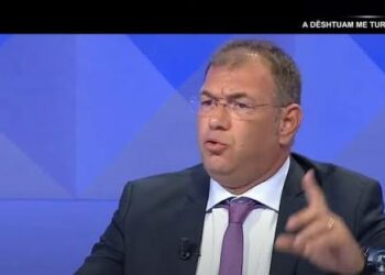 Artion Vreto: Në Dhërmi shkojnë vetëm shqiptarë që e duan shampanjën 500 euro