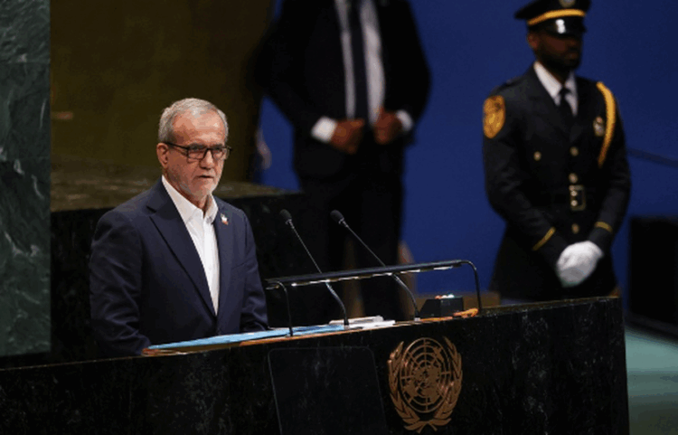 Presidenti i Iranit: Trump mund t’i vërë flakën Lindjes së Mesme