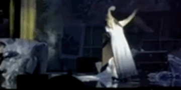 Incidenti në skenë/Sopranoja Eva Golemi u rrëzua dhe përfundoi në spital,reagon TKOB