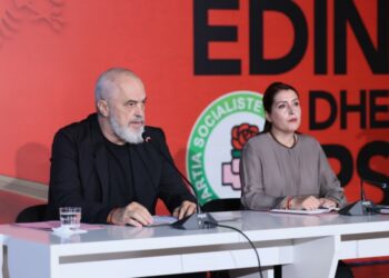 Rama për shkarkimin e zv.ministrit me cigare: Ky akt të jetë parimi i palëkundur