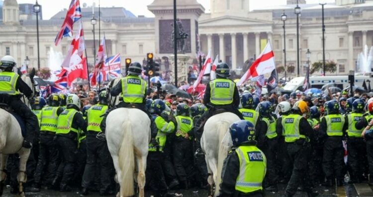 “Duam vendin tonë përsëri”, protesta kundër emigrantëve në Londër