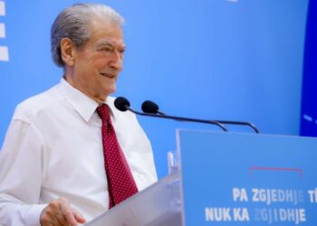 Qeveria e shkarkoi, Berisha: Veliajt i kërkohet të mos shkojë në Kushtetuese