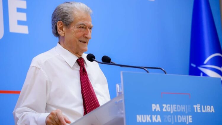 Qeveria e shkarkoi, Berisha: Veliajt i kërkohet të mos shkojë në Kushtetuese