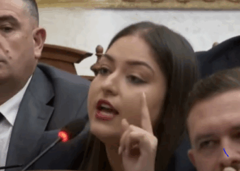 Sara Mila ironi me opozitën: Parlamenti më duket normal, ju këtë keni bërë gjithmonë